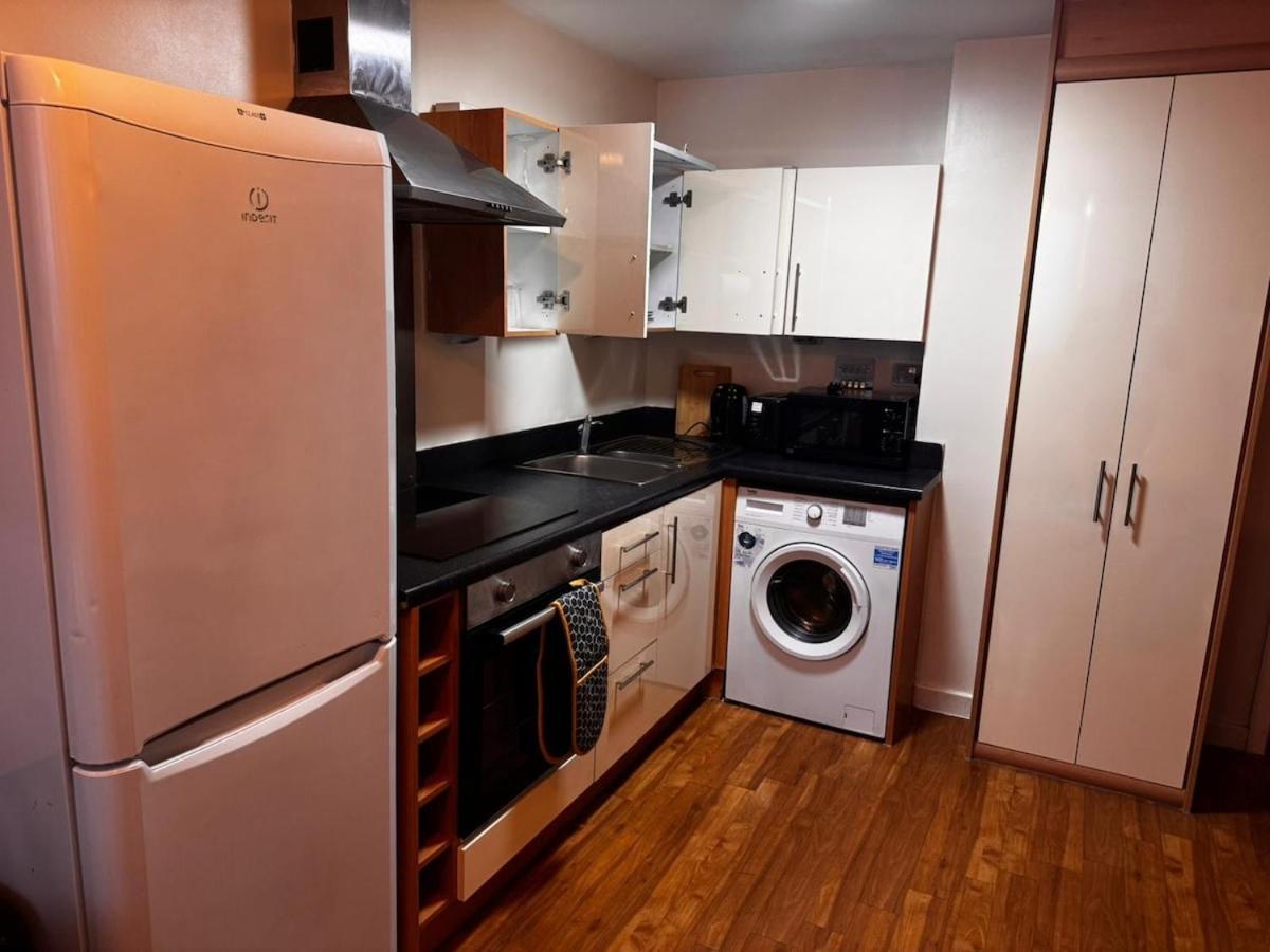 Apartment Modern Studio, Brum Centre, Wi-fi, Smart Tv, Netflix, Prime Video, Ps5, Gym Gear, Easy Access To Restaurants, Bars, Sea Life Center, Museums, New Street Station And Snowhill