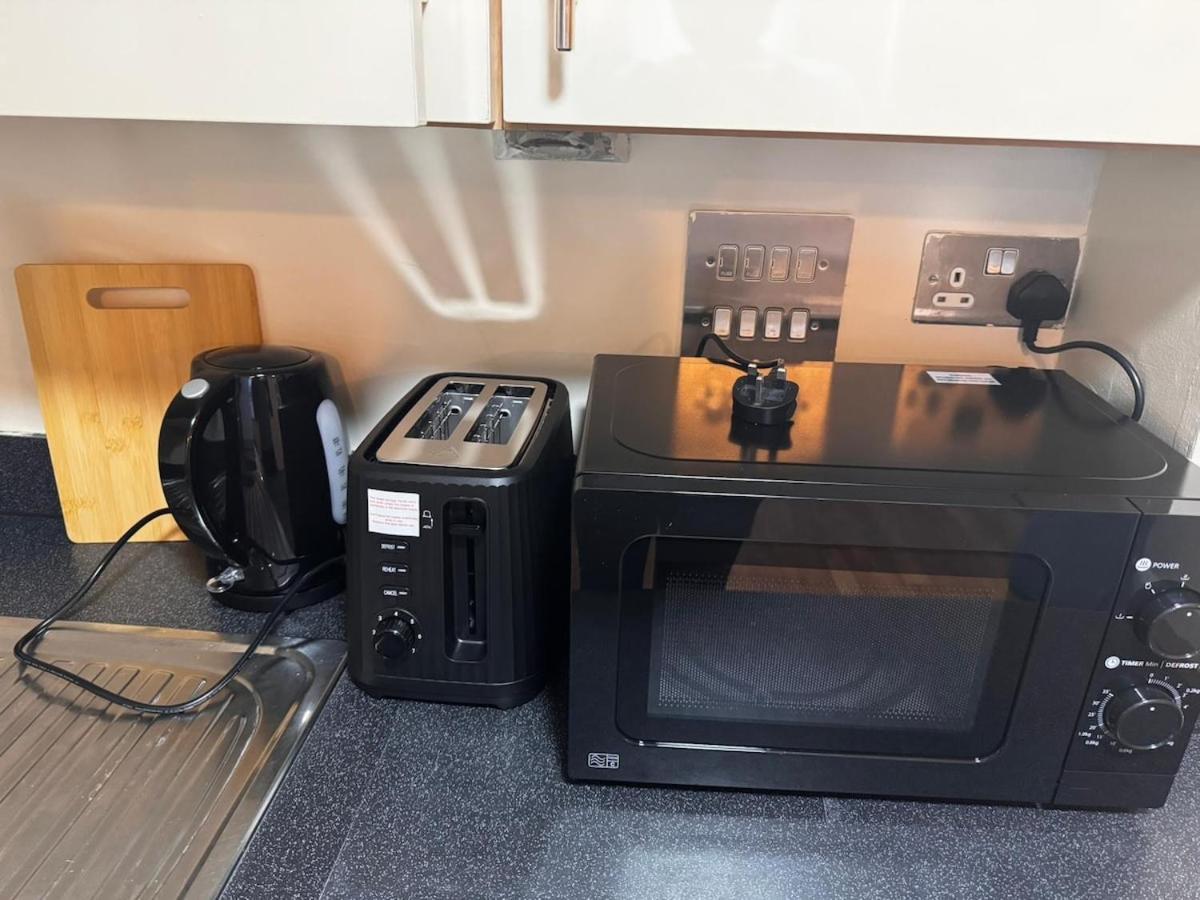 Modern Studio, Brum Centre, Wi-fi, Smart Tv, Netflix, Prime Video, Ps5, Gym Gear, Easy Access To Restaurants, Bars, Sea Life Center, Museums, New Street Station And Snowhill Apartment