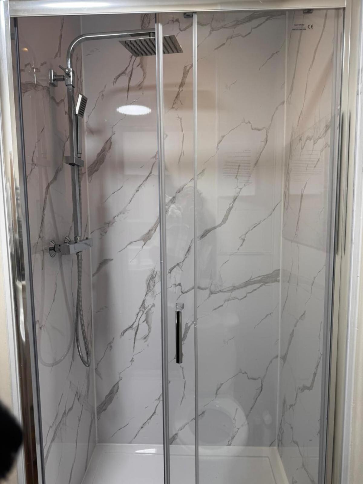Apartment Modern Studio, Brum Centre, Wi-fi, Smart Tv, Netflix, Prime Video, Ps5, Gym Gear, Easy Access To Restaurants, Bars, Sea Life Center, Museums, New Street Station And Snowhill *