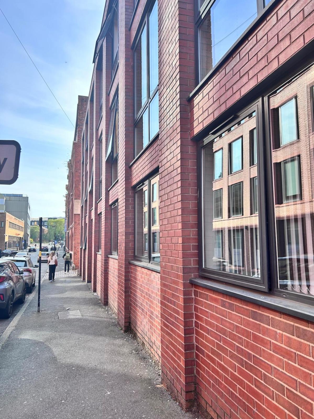 Modern Studio, Brum Centre, Wi-fi, Smart Tv, Netflix, Prime Video, Ps5, Gym Gear, Easy Access To Restaurants, Bars, Sea Life Center, Museums, New Street Station And Snowhill * Birmingham